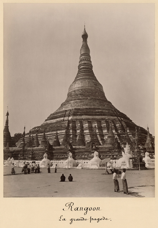 The Shwedagon Pagoda at Rangoon, Burma, c.1860 (albumen print) (b/w photo)  von English Photographer