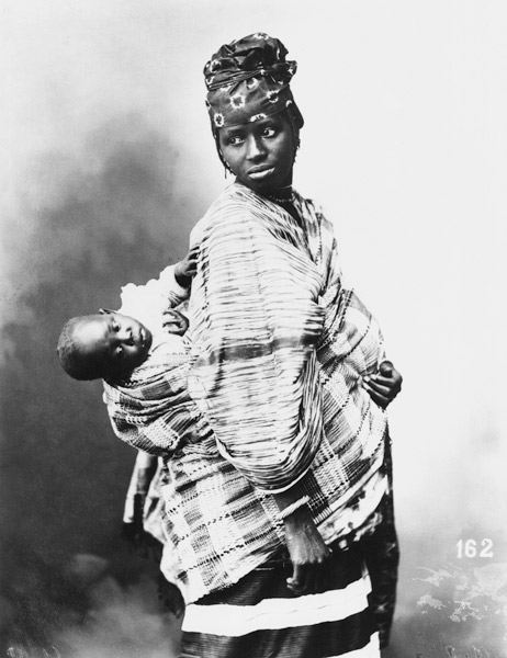 Senegalese Mother and Child, c.1900 (b/w photo)  von French Photographer