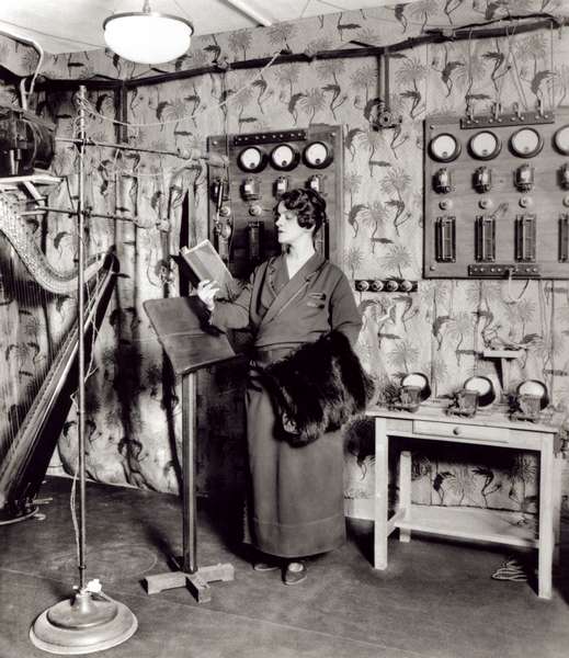 Beatrix Dussane in a radio recording studio, c.1936 (b/w photo)  von French Photographer
