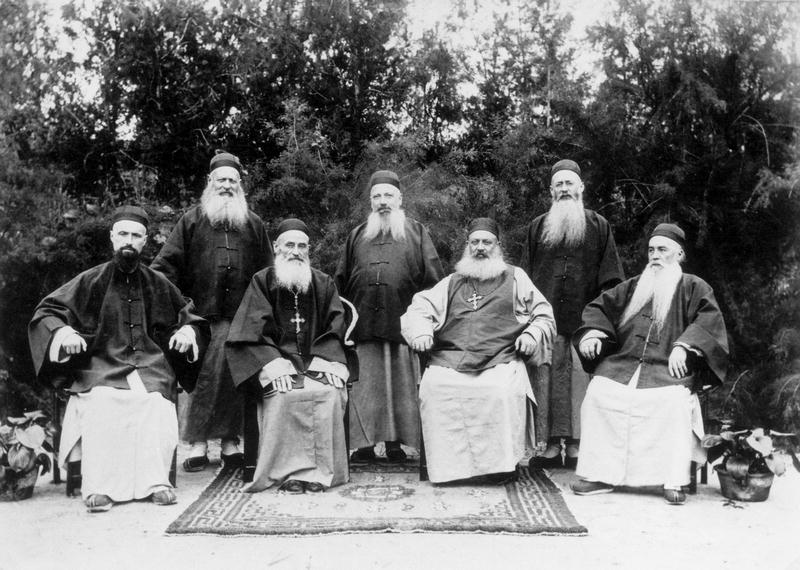 Jesuits from a mission in China, c.1900 (b/w photo)  von French Photographer