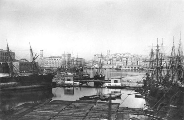 View of the port of Marseilles, late 19th century (b/w photo)  von French Photographer