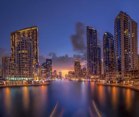 Stimmungsvoller Sonnenuntergang in Dubai