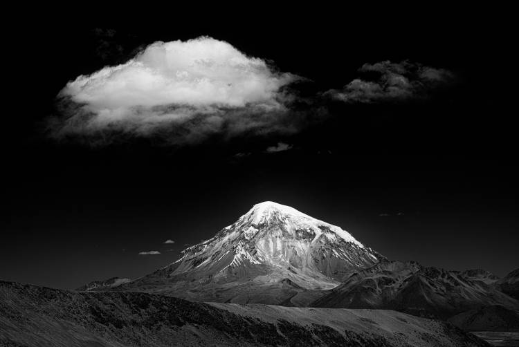 mountain and cloud von Alan McNair