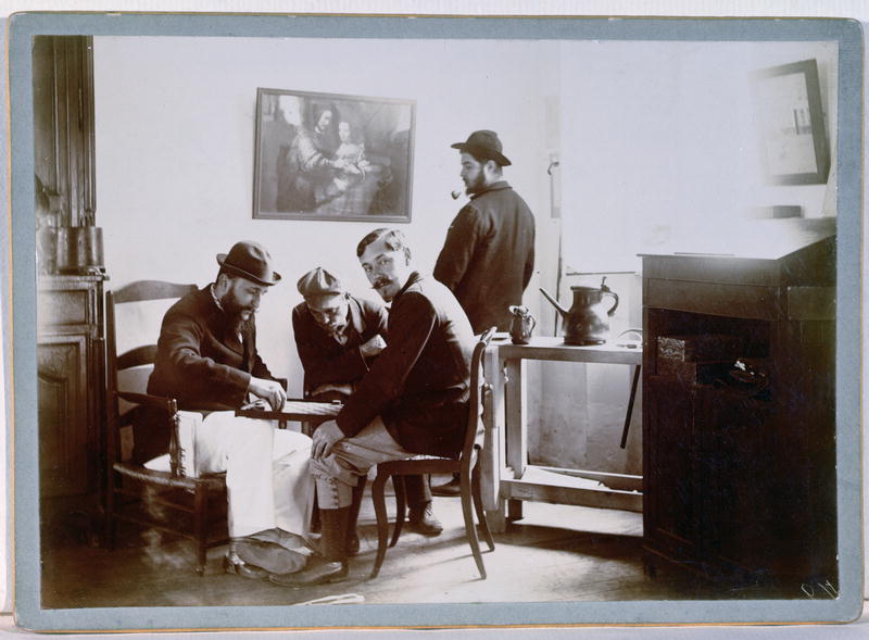 Playing Draughts at Le Relais, late 19th century (b/w photo)  von Alfred Natanson