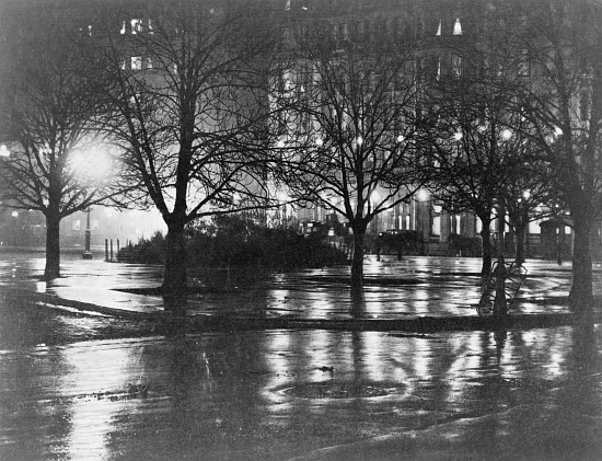 Reflections, night, New York von Alfred Stieglitz