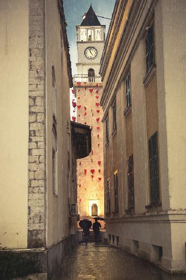 Liebe unter dem Uhrturm Tirana