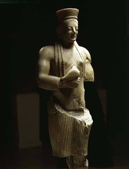 Kore figure of a young female Athenian holding a bird offeringGreek von Anonymous