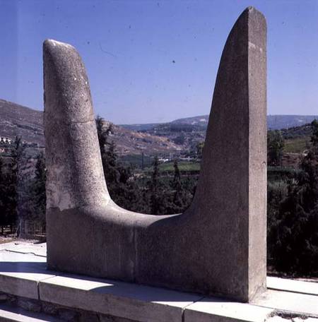 Modern reproduction of the Minoan symbolic Bulls' Horns von Anonymous