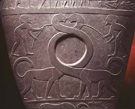 The Narmer Palette: ceremonial palette depicting a pair of long-necked cats being held on leashes von Anonymous