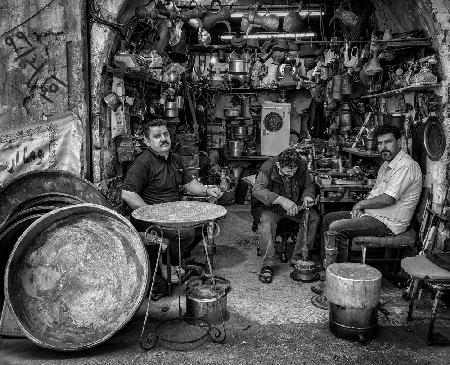 Der traditionelle Kupferschmiedberuf in der Stadt Mossul