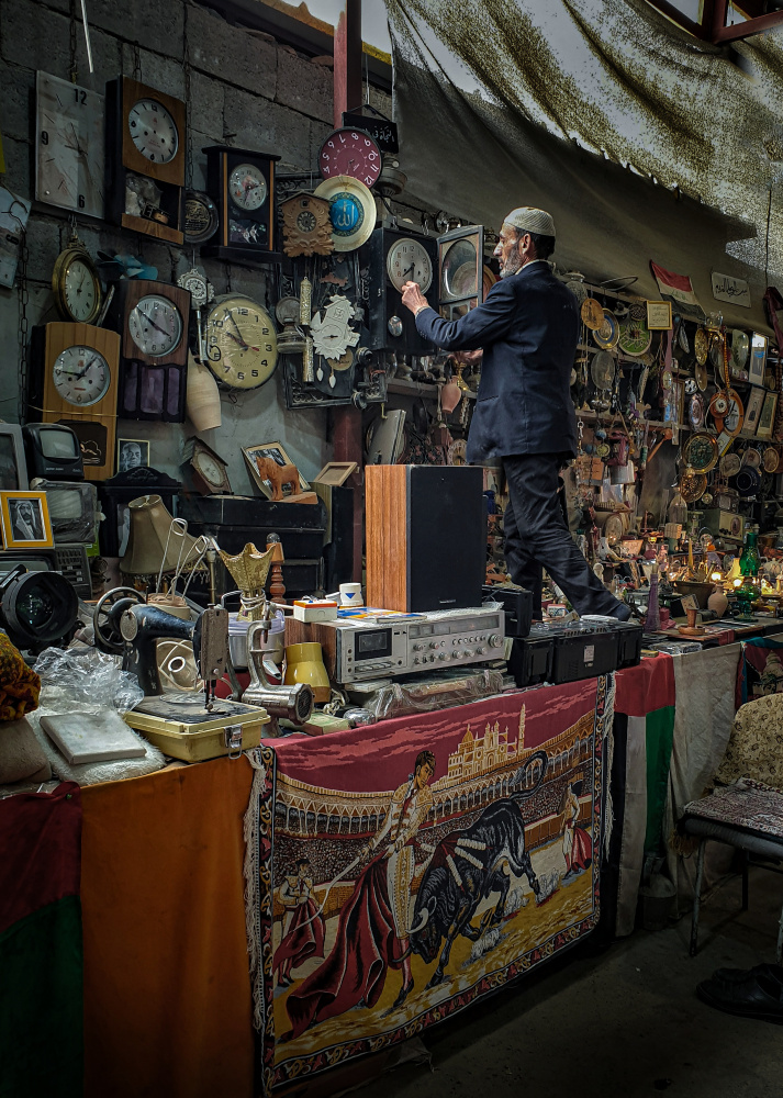 Verkäufer von Antiquitäten und gebrauchten Materialien von Bashar Alsofey