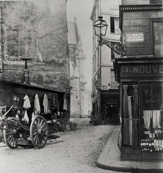 Rue de la Montagne Sainte-Genevieve, Paris, 1858-78 (b/w photo)  von Charles Marville