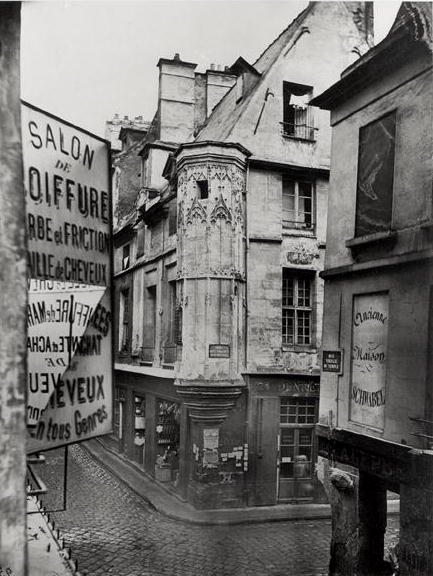 Rue Vieille-du-Temple, Paris, 1858-78 (b/w photo)  von Charles Marville