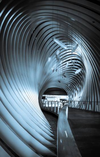 Kunst in Schwarzweiß. Fußgänger Tunnel 2021