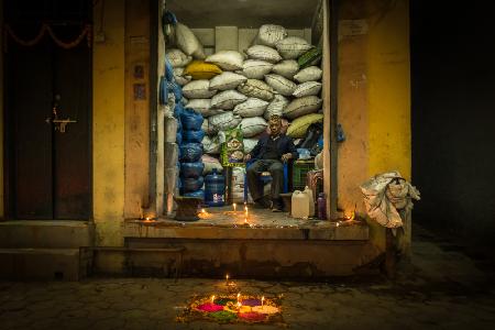 Der Reissackladen – Nacht in den engen Gassen von Kathmandu