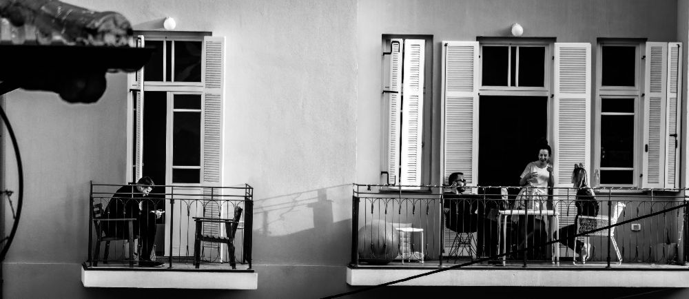 Nachmittag auf dem Balkon von Dov Amar