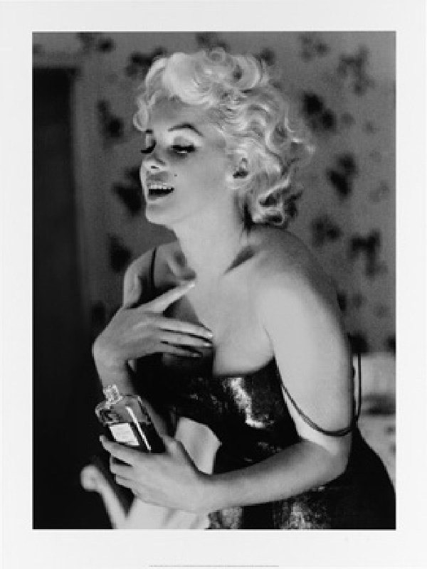 Marilyn Monroe, Chanel No.5 von Ed Feingersh