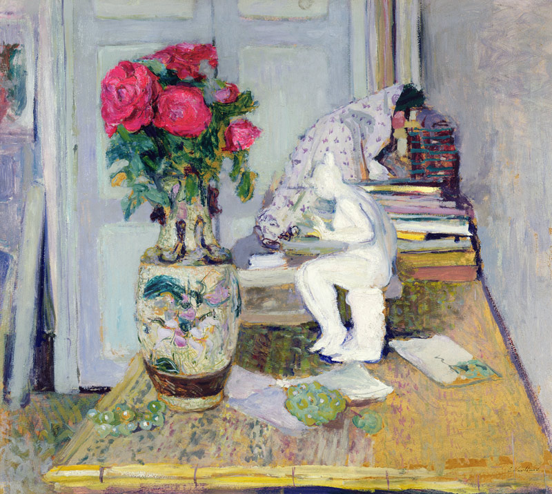 Statuette by Maillol and Red Roses, c.1903-05 (oil on board)  von Edouard Vuillard