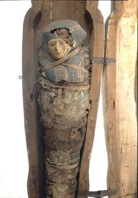 Sarcophagus and mummified body of Psametik I (664-610 BC) Late Period 20th