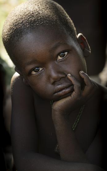 kleiner Junge der ethnischen Gruppe der Dupá im Norden Kameruns