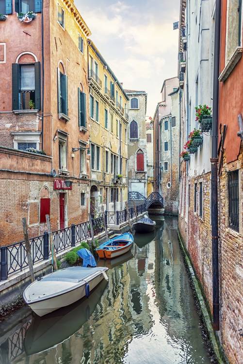 Canal In Venice von Emmanuel Charlat