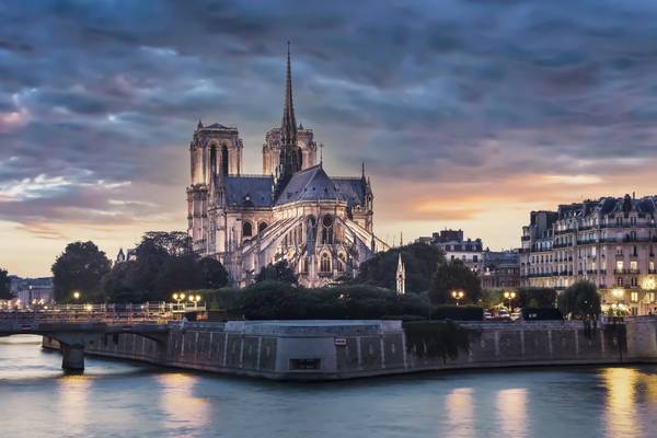 Notre-Dame at Sunset von Emmanuel Charlat