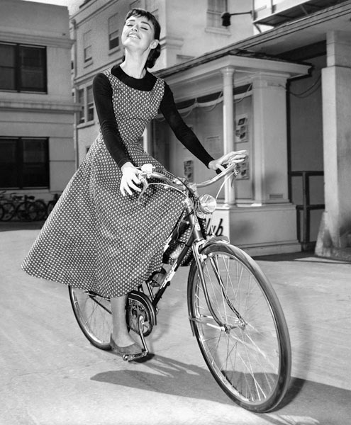 Audrey Hepburn on set of film Sabrina von English Celebrities Photographer