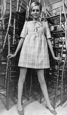 Twiggy wearing dolly dress with pink ribbons February 1