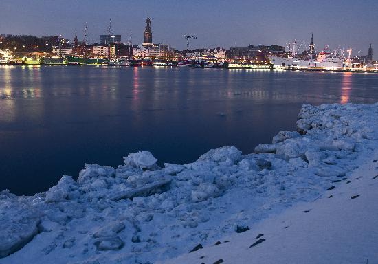 Winter in Hamburg von Fabian Bimmer