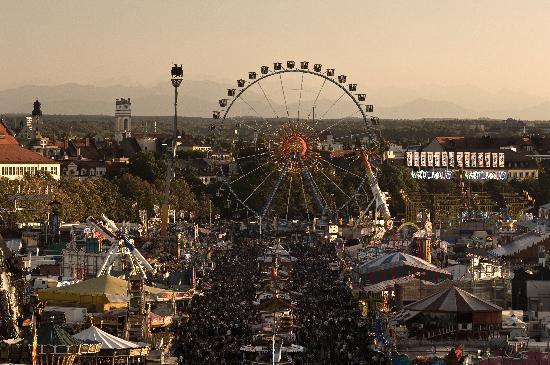 176. Oktoberfest - Ende von Felix Hörhager