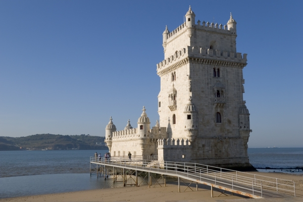 The Torre de Belem, built c.1514 (photo) (see also 237479, 237481 & 237483)  von 