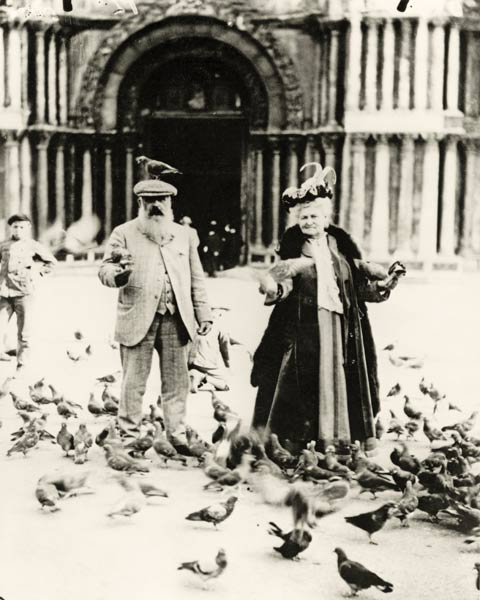 Claude Monet (1840-1926) and his wife, Alice (1844-1911) St. Mark's Square, Venice, October 1908 (b/ von French Photographer, (20th century)