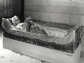 Effigy of Eleanor of Aquitaine (c.1122-1204) Queen of France, then of England 13th centu