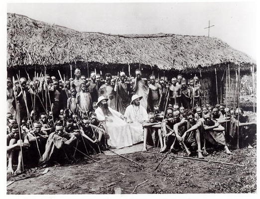 White Fathers before a chapel in adobe at Mugera (Urundi), before 1914 (b/w photo) von French School, (20th century)