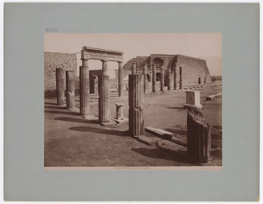 Pompei: Foro Triangolore, No. 5044 von Giacomo Brogi