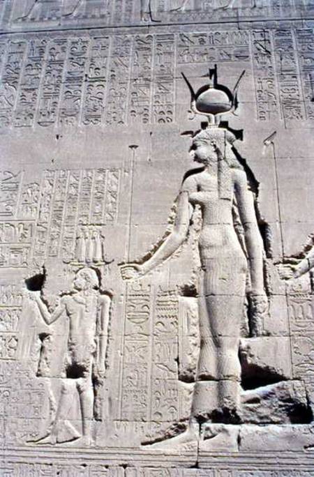 Relief depicting Cleopatra VII (69-30 BC) and her son Ptolemy XVI, from the rear wall of the temple von Greco-Roman