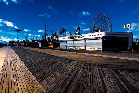 Lines in Coney Island 2020