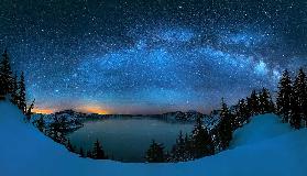 Sternennacht über dem Crater Lake