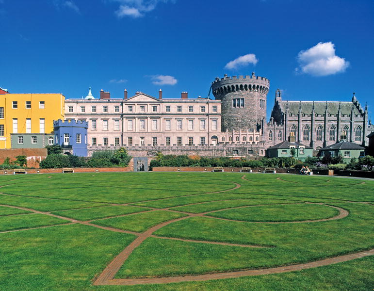 Dublin Castle, view from the gardens (photo)  von Irish School