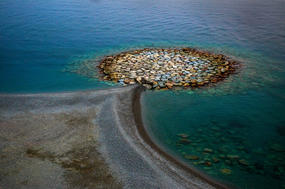 Die Küste des Tyrrhenischen Meeres – aus „Hues of Italy“ von Jacek Stefan