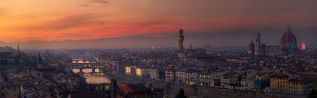 Skyline von Florenz bei Sonnenuntergang