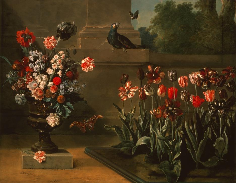 Parterre de tulipes et vase de fleurs au pied d’un mur von Jean Baptiste Oudry