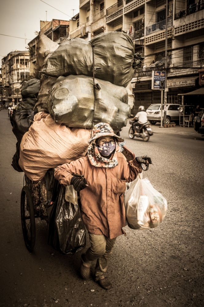 Mein Leben tragen – Phnom Penh – Kambodscha von Jean-Francois Perigois