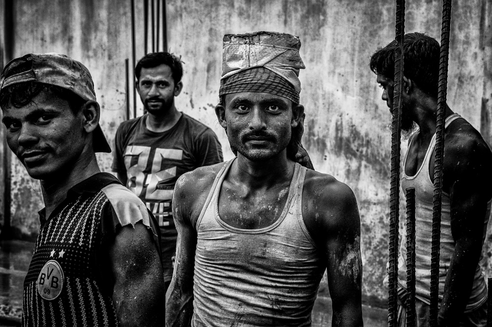 Arbeiter auf den Straßen von Bangladesch von Joxe Inazio Kuesta Garmendia