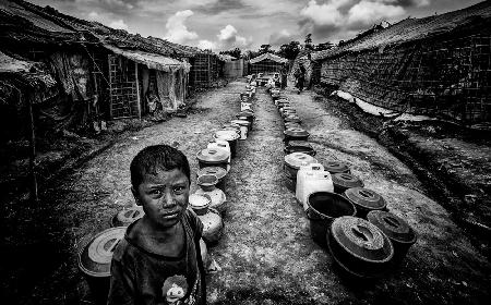 Das Problem des Trinkwassers in einem Rohingya-Flüchtlingslager in Bangladesch