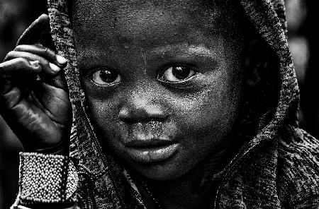 Junge vom Surma-Stamm - Äthiopien