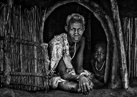 Laarim-ethnische Mutter und Kind zu Hause.