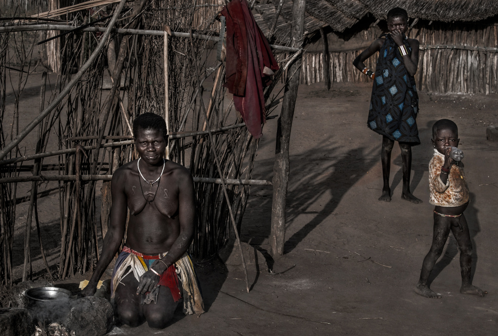 Leben in einem Laarim-Dorf im Südsudan von Joxe Inazio Kuesta Garmendia