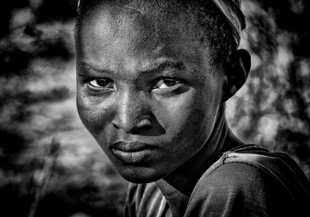 Pokot-Stammmädchen-I – Kenia von Joxe Inazio Kuesta Garmendia