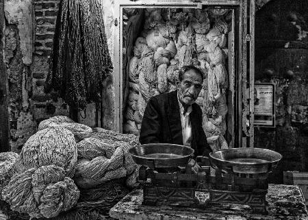 Seilverkäufer auf einem Basar (Iran)